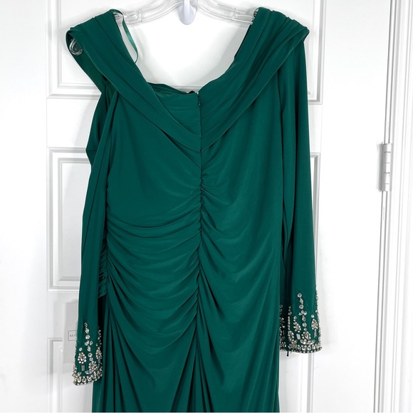 MAC DUGGAL Beaded Cuff Drop Shoulder Faux Wrap Gown NEW Size 12 Emerald Green - Picture 9 of 13